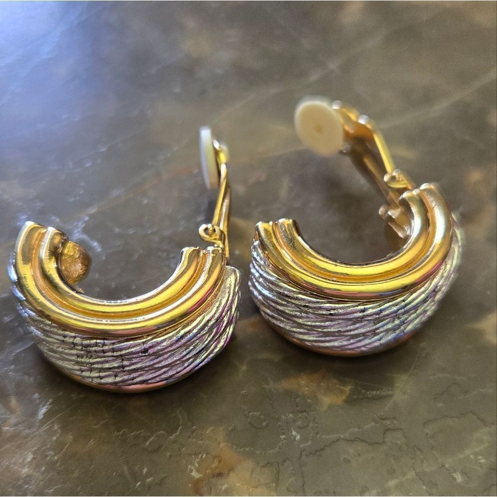 🐢 Givenchy Half Hoop Two Tone Clip Earrings. Excellent Condition. Authentic! - Picture 11 of 11